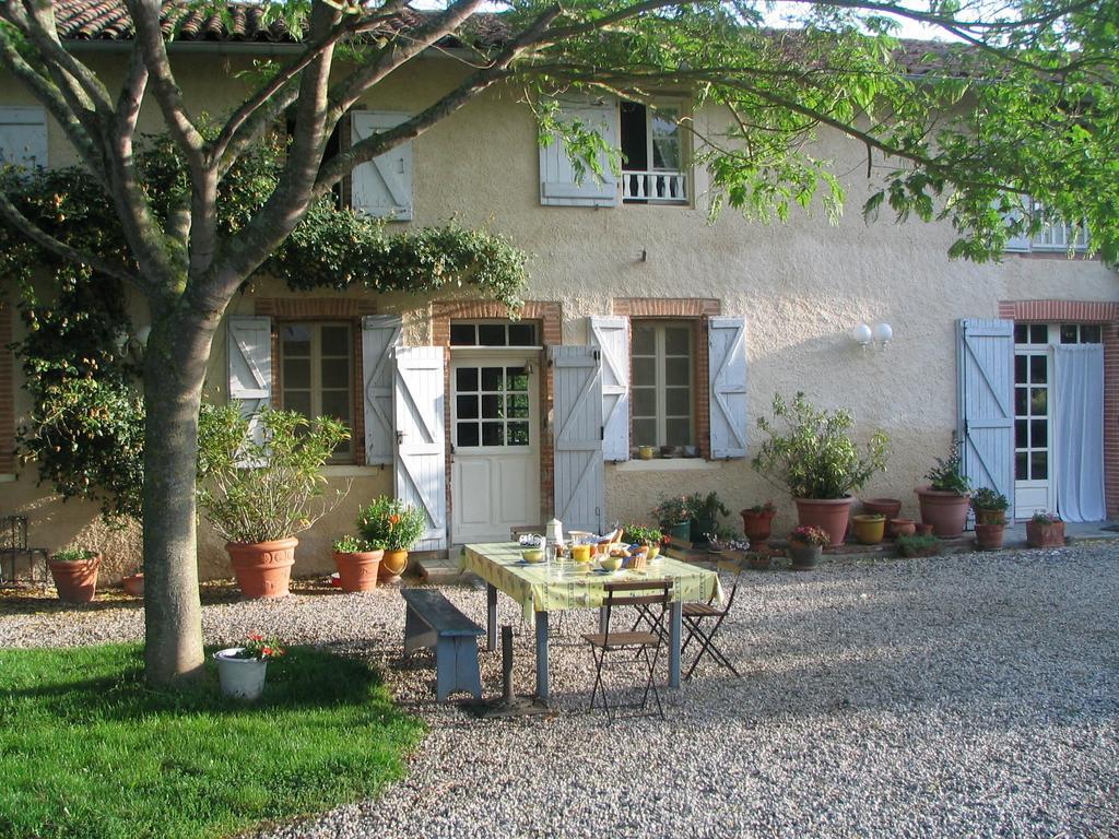 Hotel La Ferme Montplaisir Montesquieu-Volvestre Zimmer foto